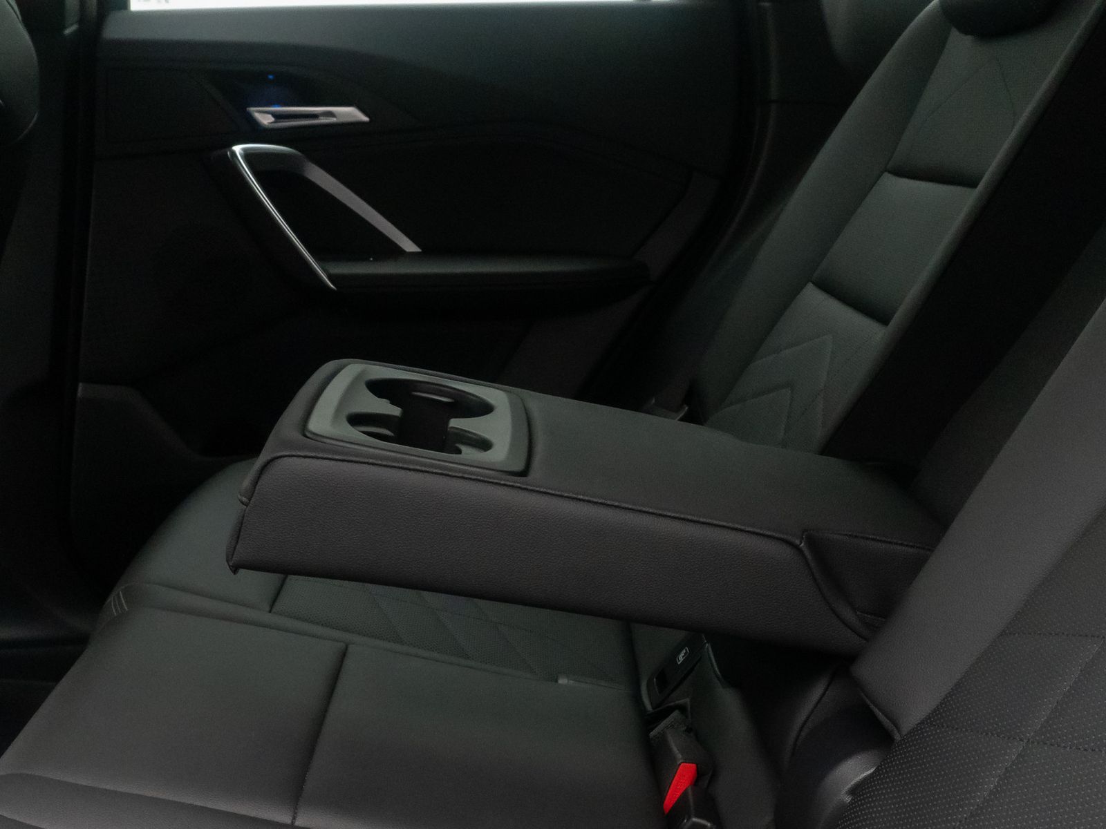 Fahrzeugabbildung BMW iX1 xD30 M Sport HUD DAB AHK 360&deg; CockpitPro 18"