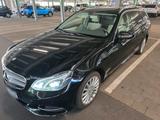 Mercedes-Benz 300 E-Klasse T-Mode CDI Blue... - Mercedes-Benz 300 mit Diesel-Antrieb