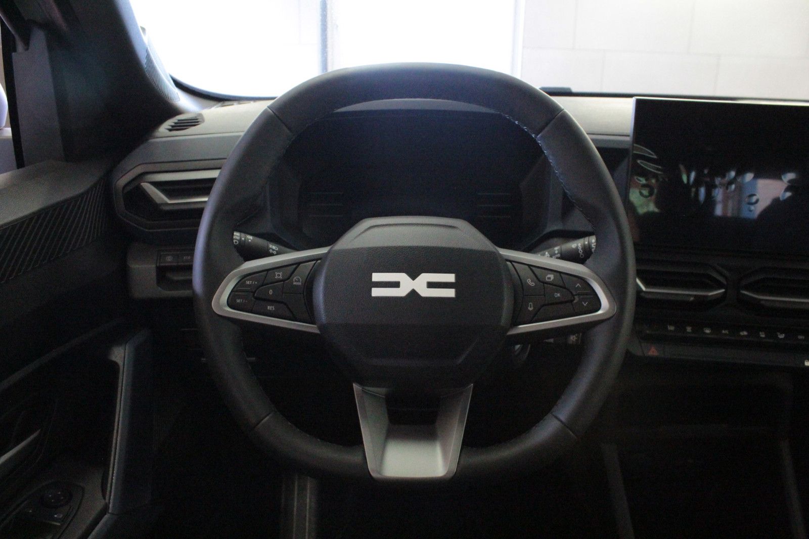 Fahrzeugabbildung Dacia Duster hybrid 140 Expression *Winterpaket*