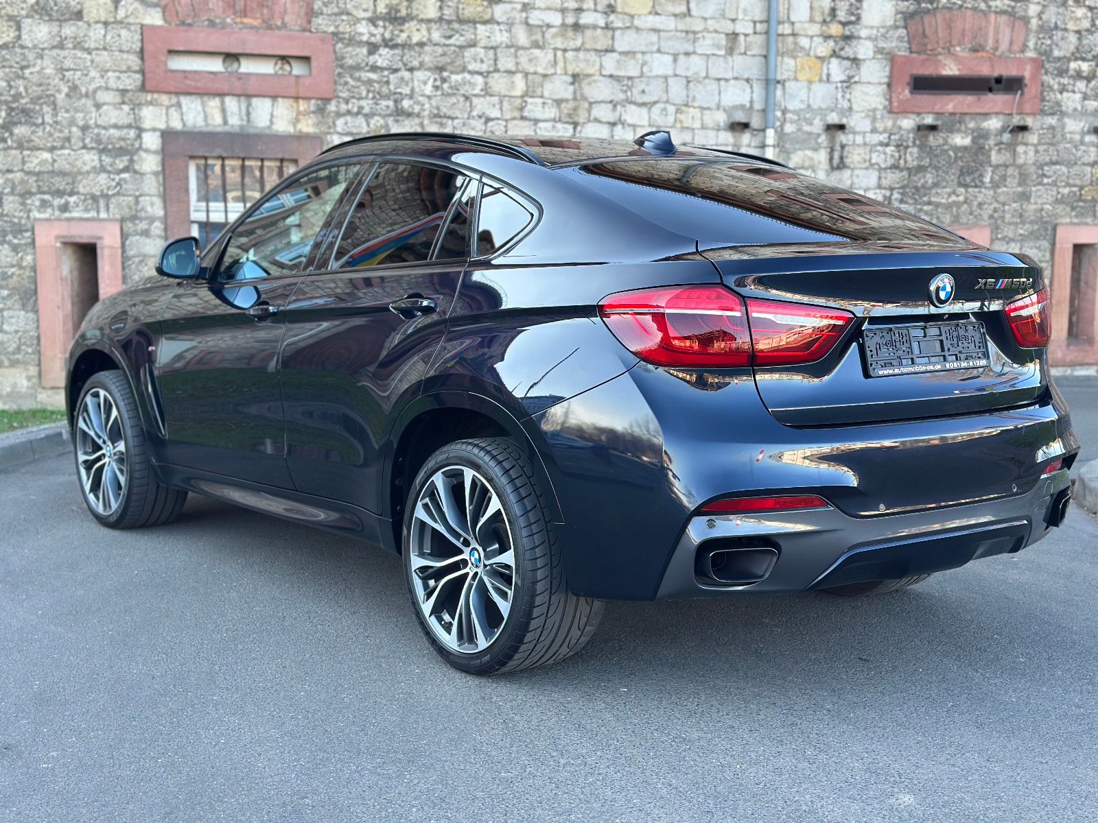 Fahrzeugabbildung BMW X6 M50 M SPORTPAKET*AHK+KAMERA*