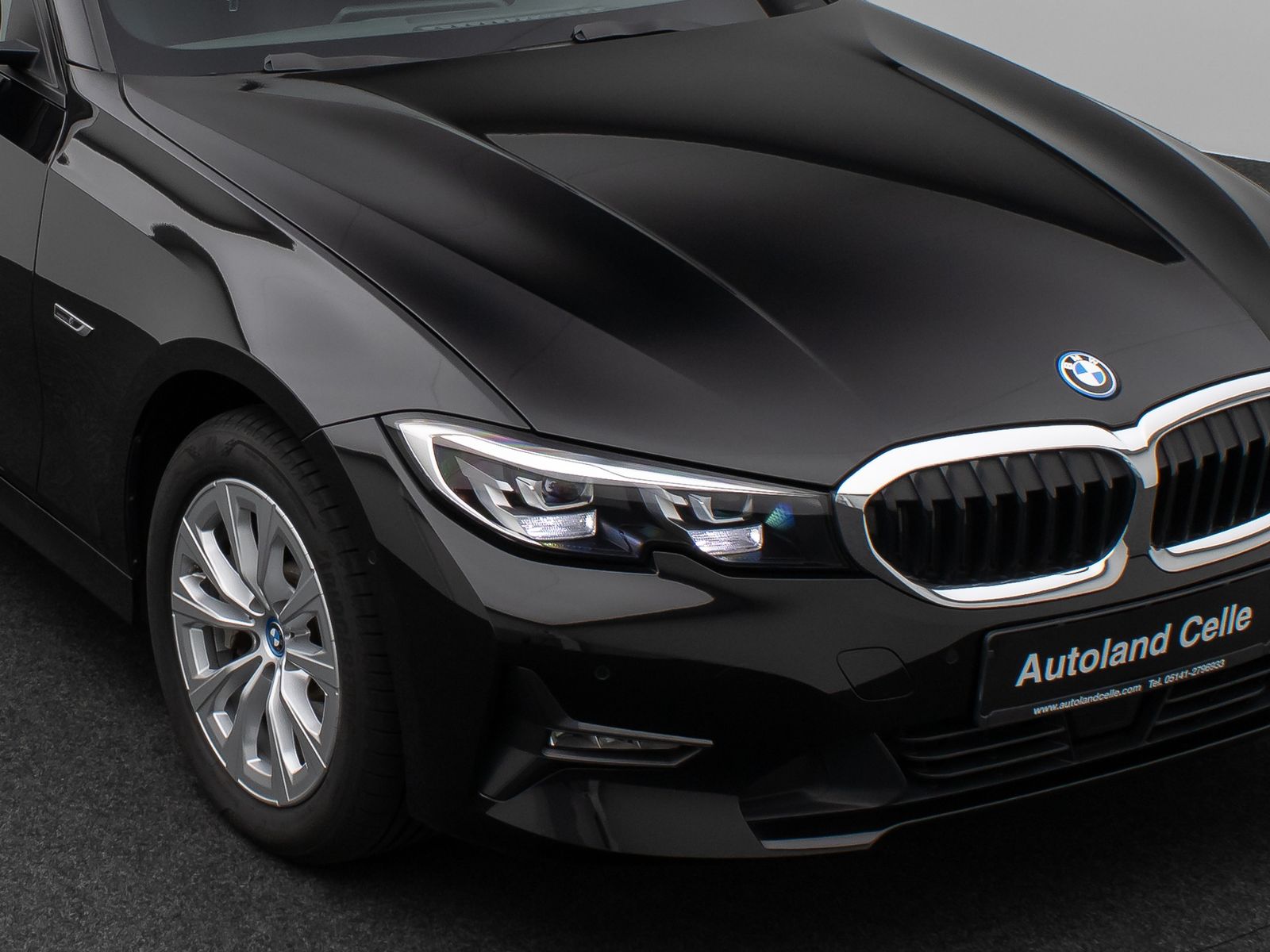 Fahrzeugabbildung BMW 330e Stop&Go DAB Kamera Alarm MSportleder 17Zoll