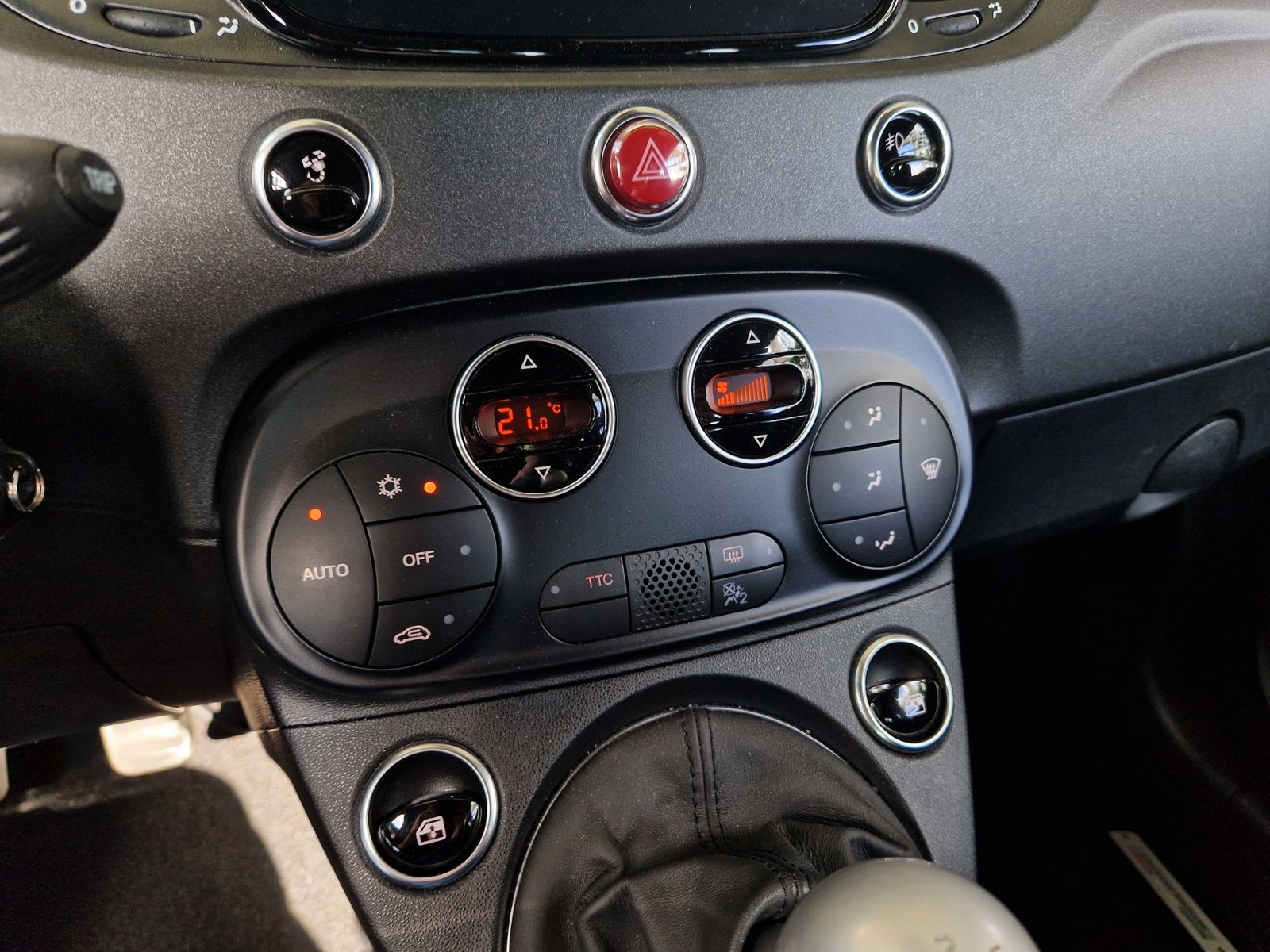 Fahrzeugabbildung Abarth 695C Beats Soundsystem NAVI ALU