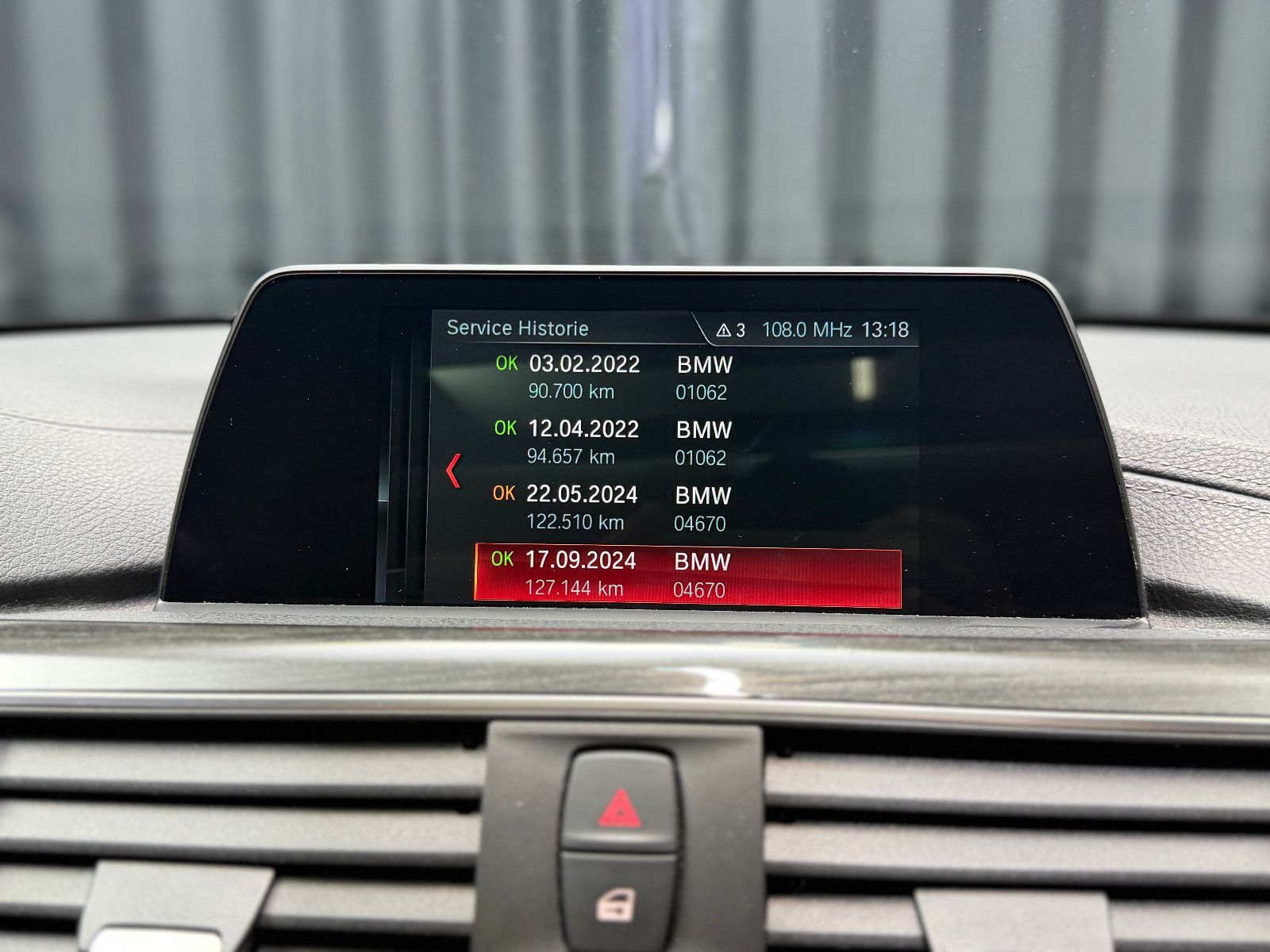 Fahrzeugabbildung BMW 440i Coupe M Sport|LCI|GLASDACH|SHADOWLINE
