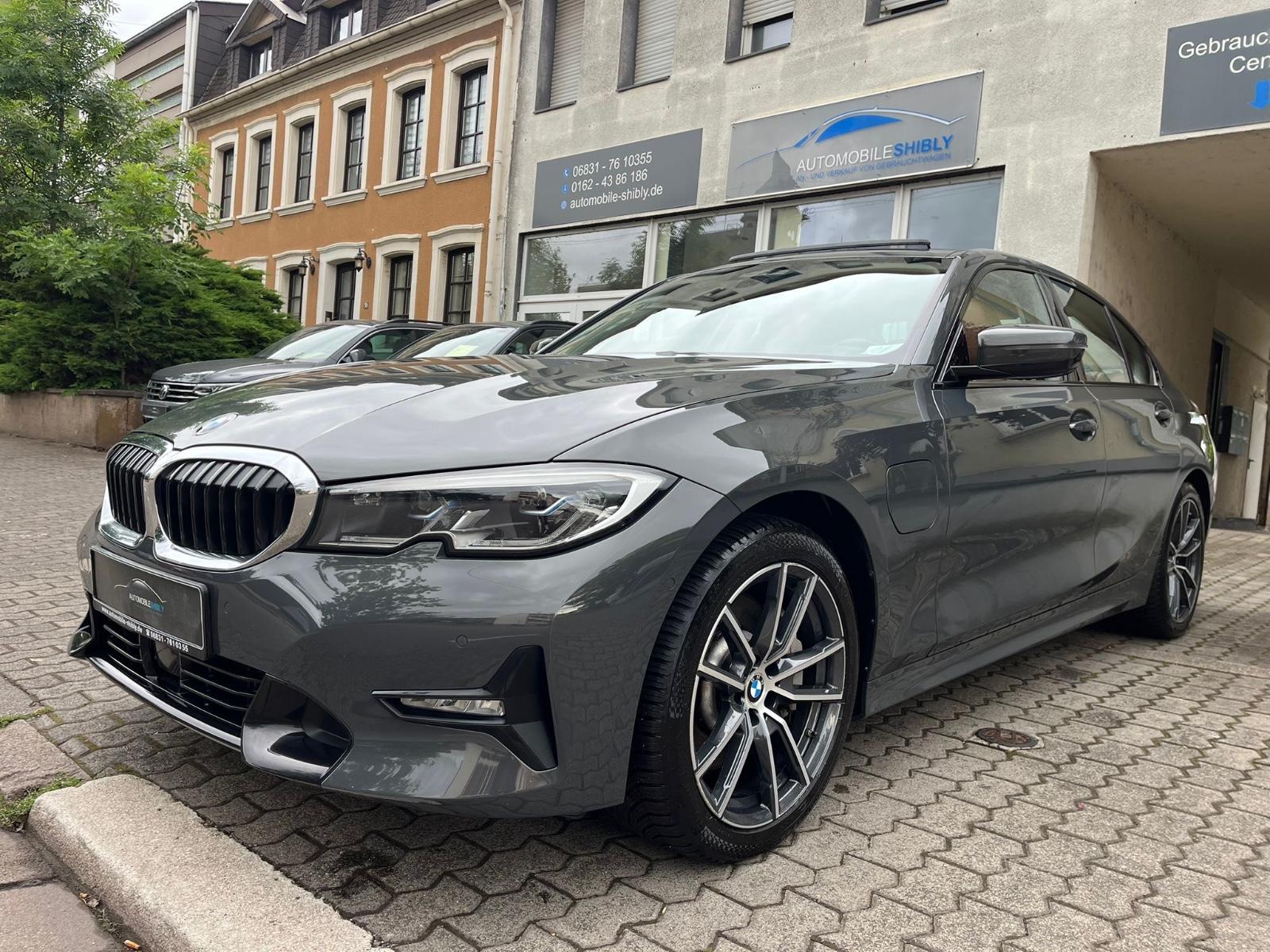 BMW 330e Sport Line, Leder, Schiebedach