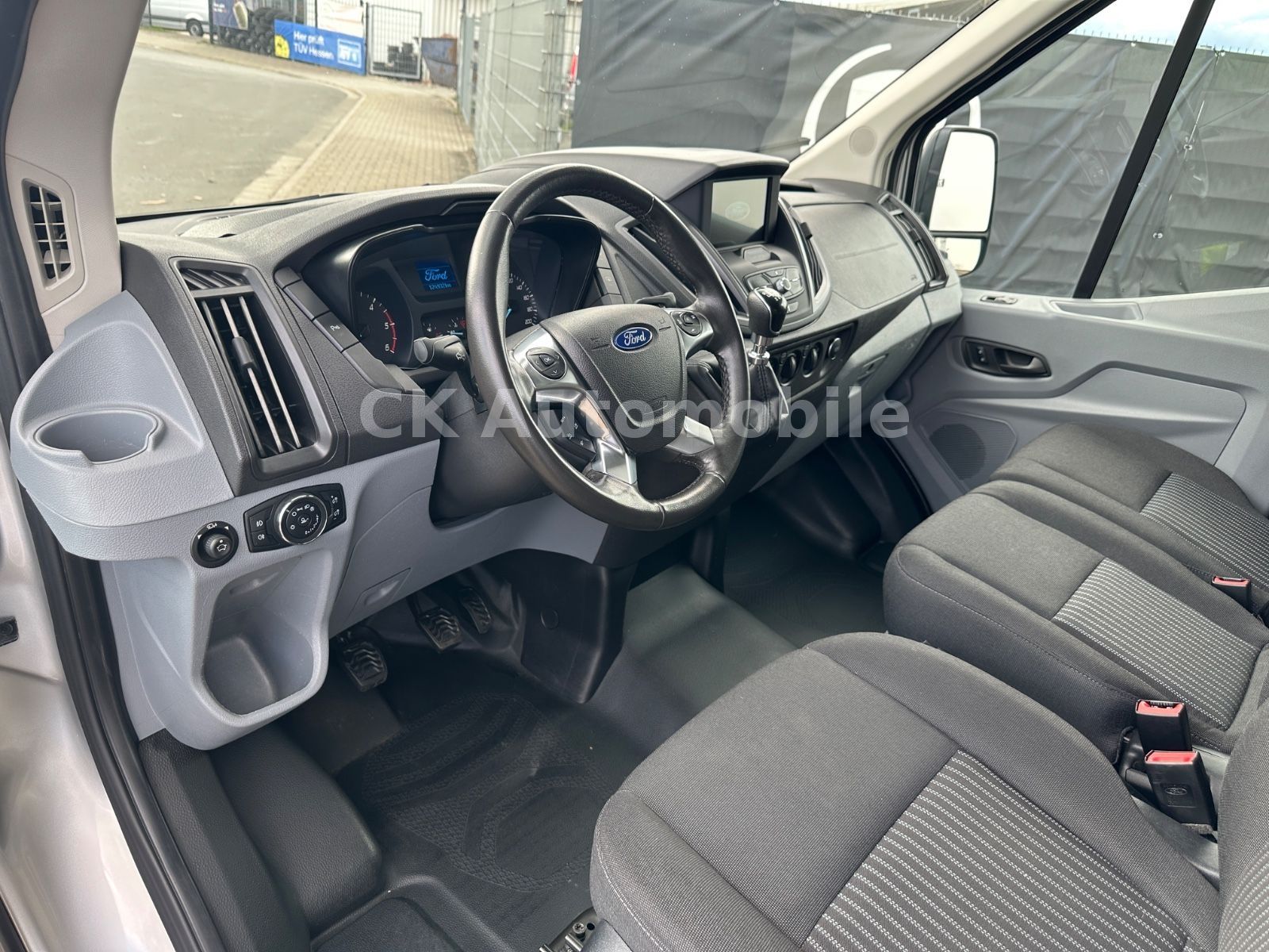 Fahrzeugabbildung Ford Transit Kasten 350 H2L3 Trend/Navi/Klima/PDC