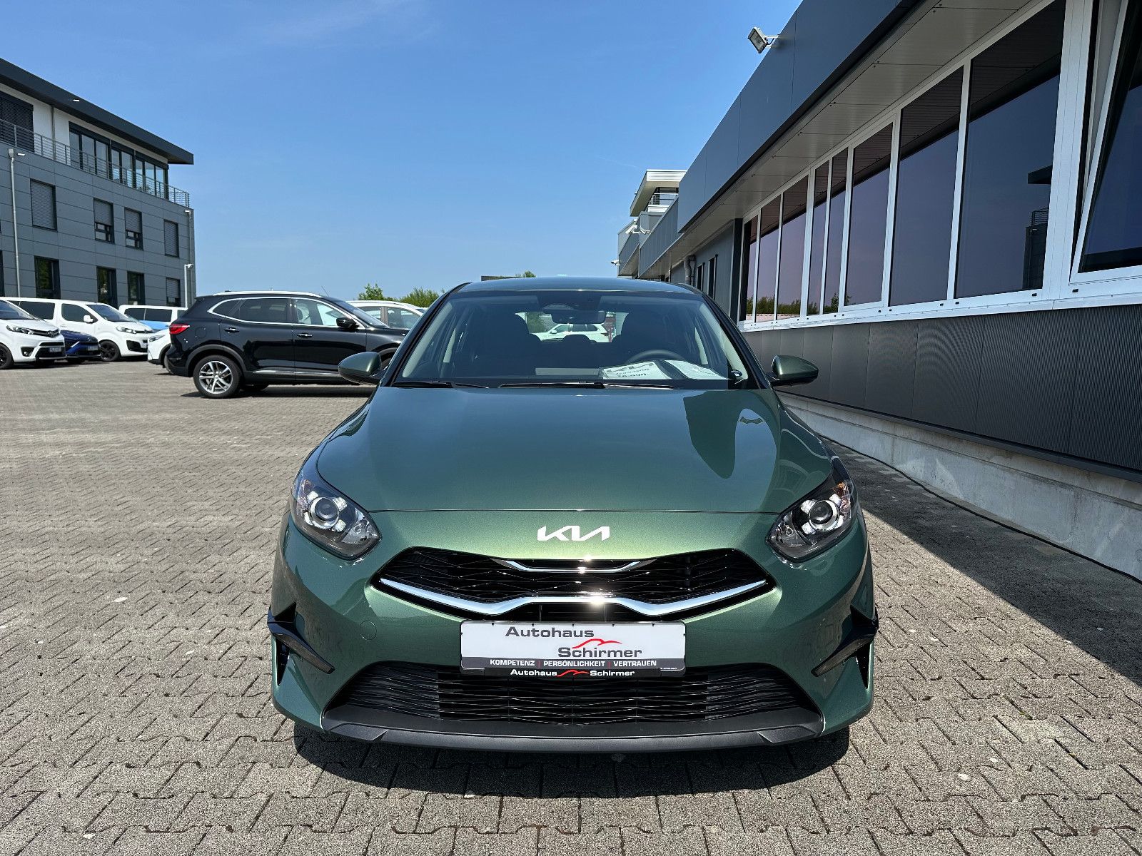 Fahrzeugabbildung Kia cee'd / Ceed  1.5 T-GDI MT VISION NAVI KOMF+