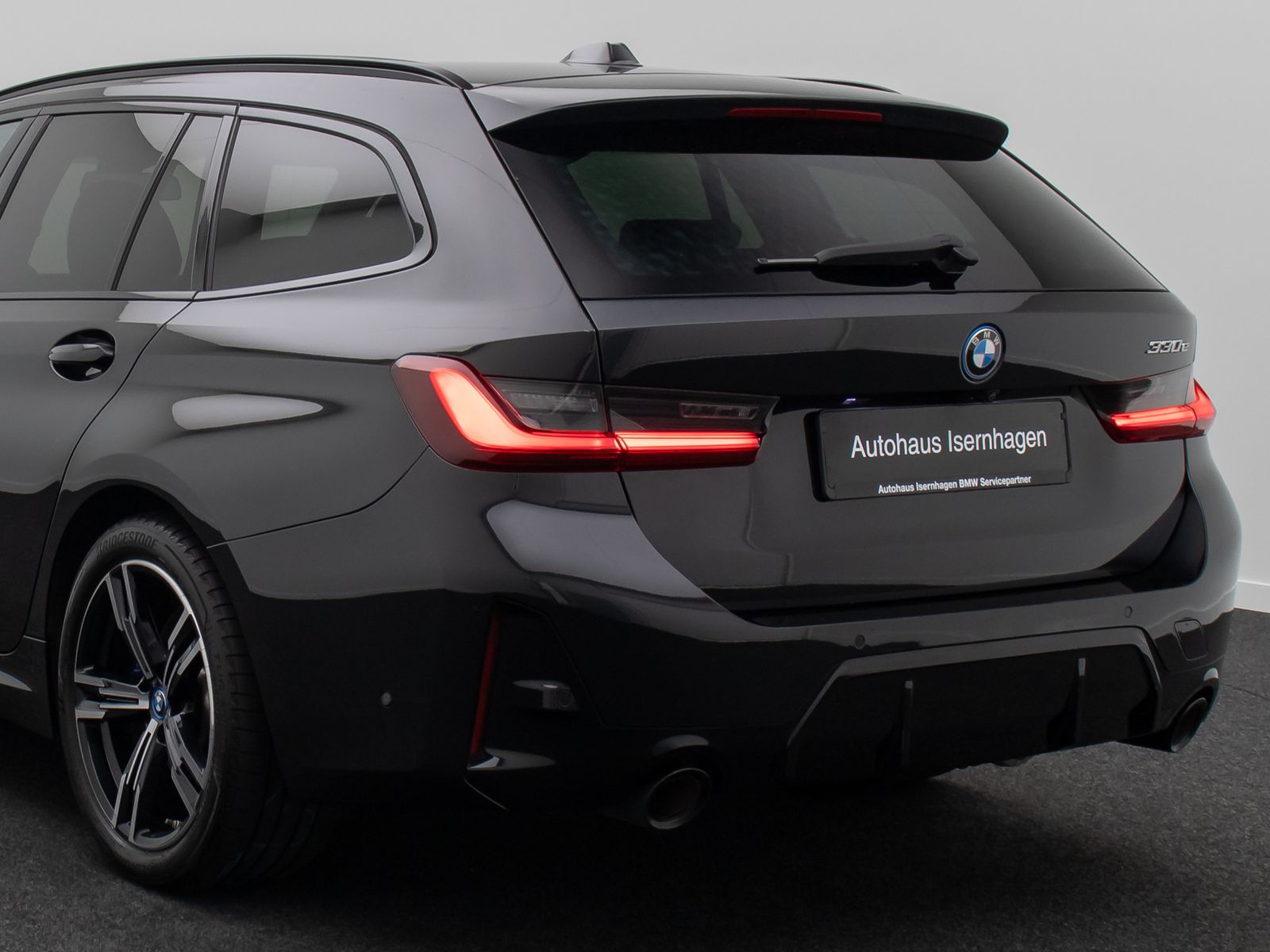 Fahrzeugabbildung BMW 330e M Sport HUD Kamera HiFi DAB Komfort Alarm
