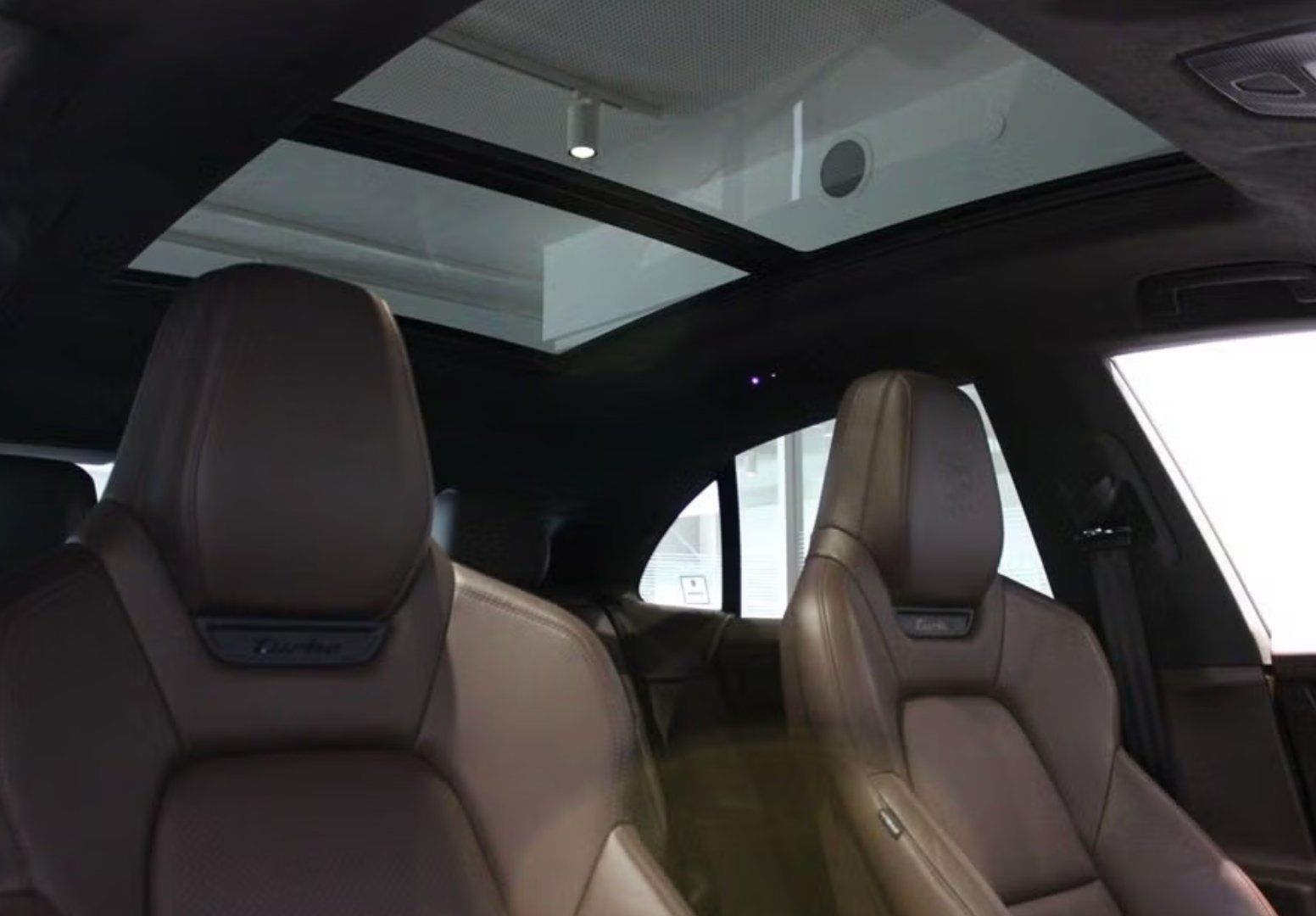 Porsche Macan Electric Turbo foto 9