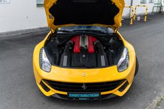 Fahrzeugabbildung Ferrari F12 Berlinetta Giallo Modena *MwSt./Scheckheft*