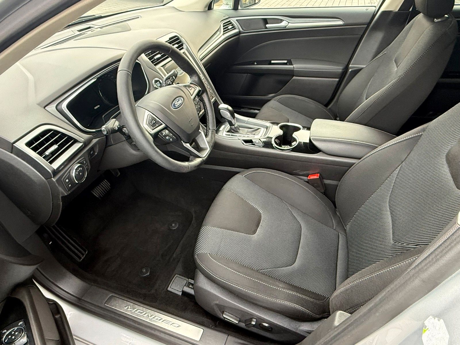 Fahrzeugabbildung Ford Mondeo Turnier Titanium