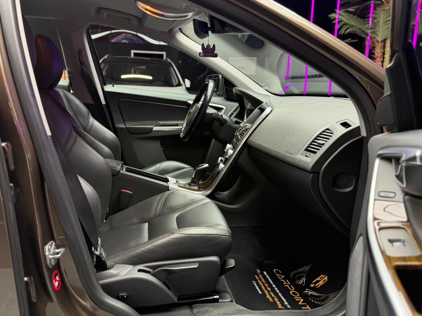 Volvo XC 60 Summum 2WD/Bi-Xenon/Volleder/CAM/BT