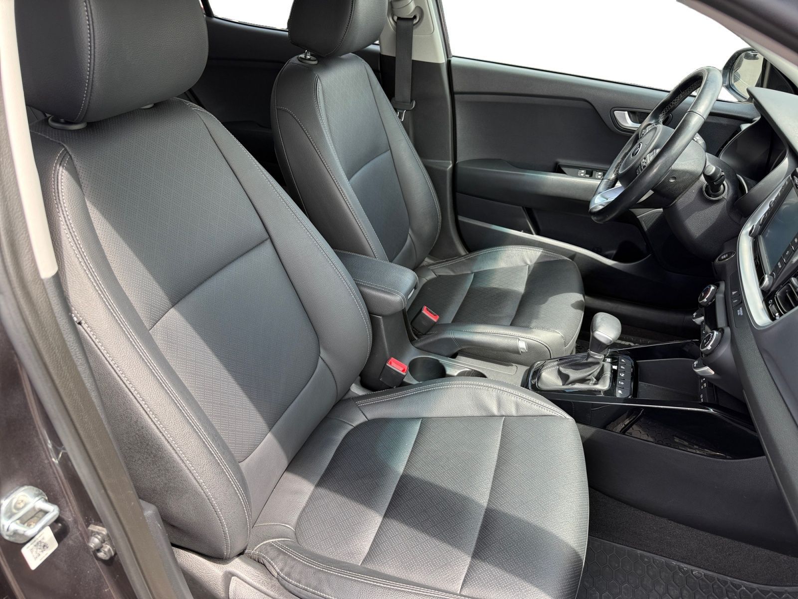 Fahrzeugabbildung Kia Stonic 1.0 T-GDI Platinum Edition PANO RFK LEDER