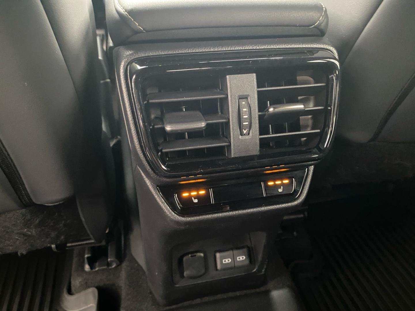 Lexus NX 450h+ 2,5L PLUG-IN, CVT LUXURY *LED*Klima*