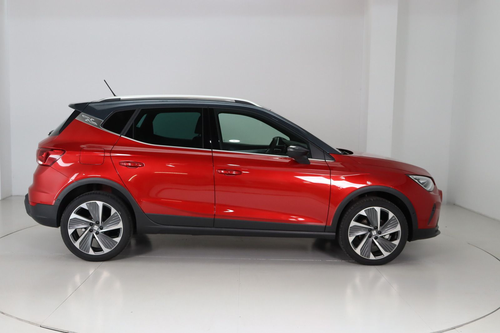 Fahrzeugabbildung SEAT Arona FR DSG * LED * Alcantara * PDC