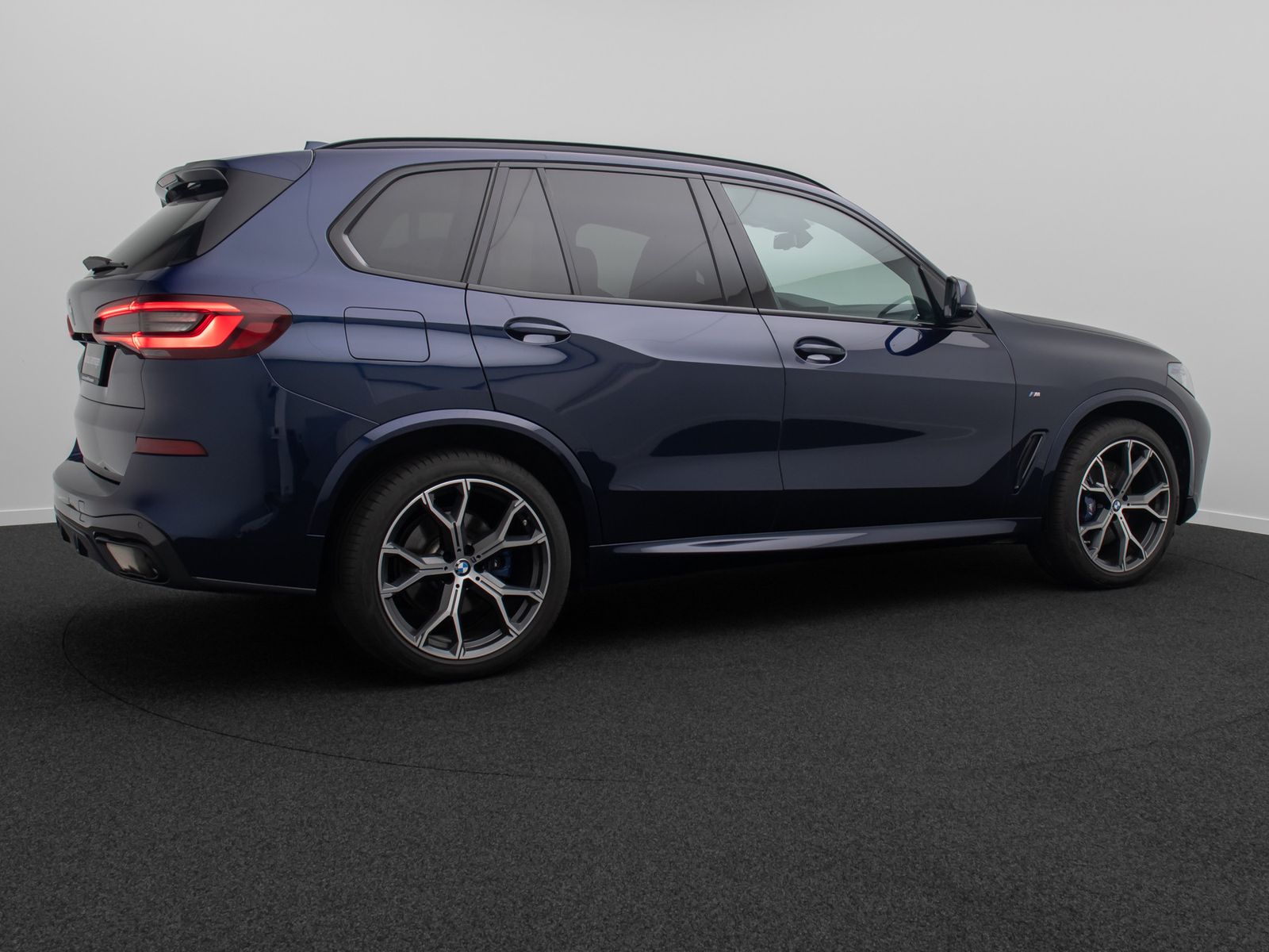 Fahrzeugabbildung BMW X5 xD30d M Sport 360&deg;HUD Panorama Individual 21"