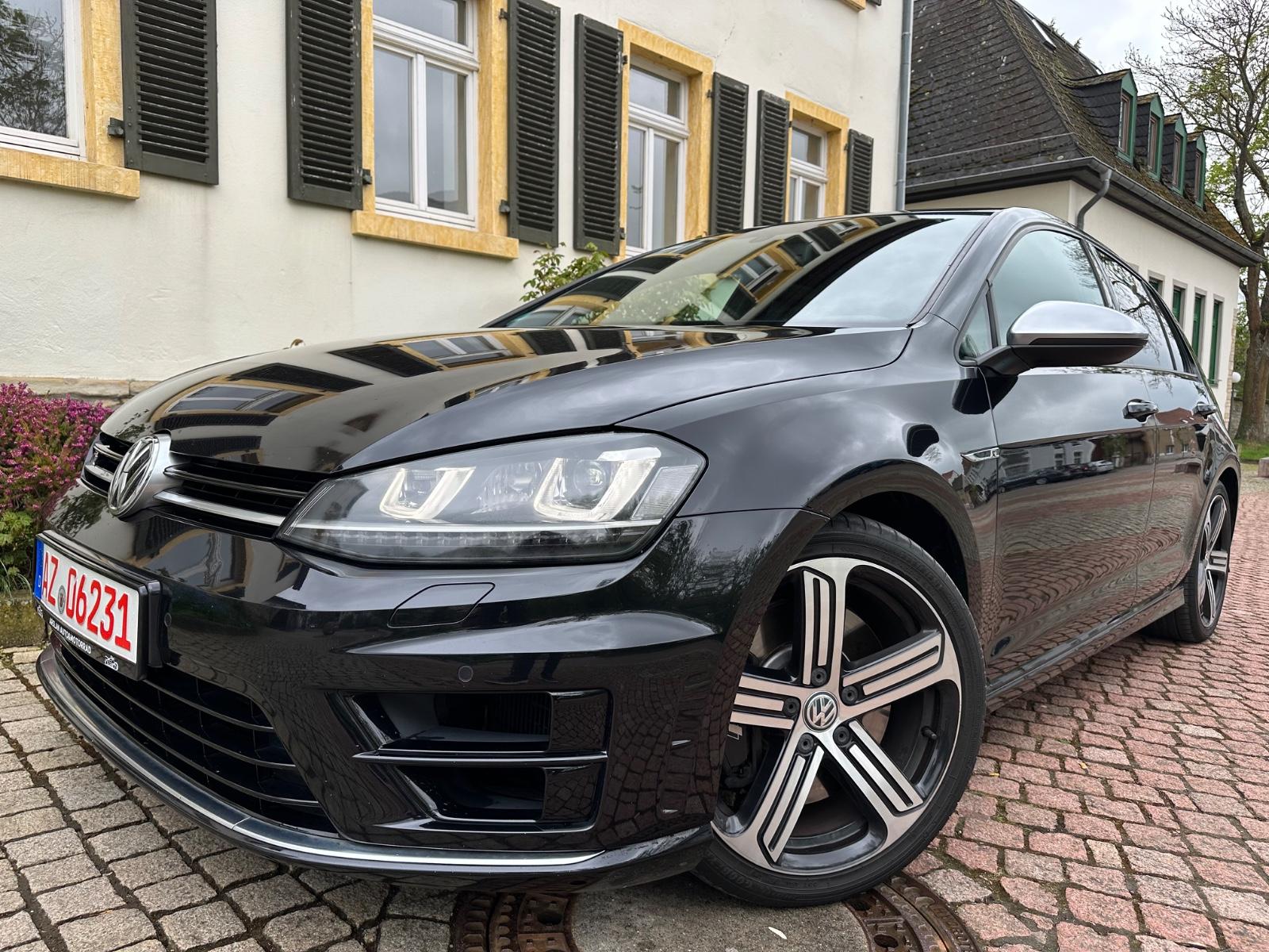 Volkswagen Golf VII Lim. R BMT 4Motion Pano,Keyless