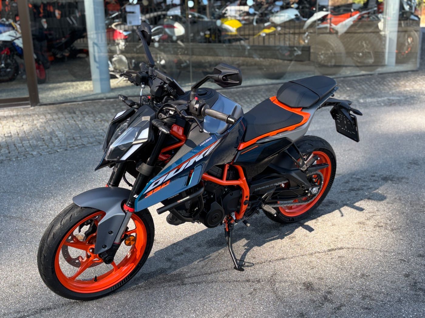 Fahrzeugabbildung KTM 390 Duke Modell 2025 Quickshifter+ mit Sturzbüge