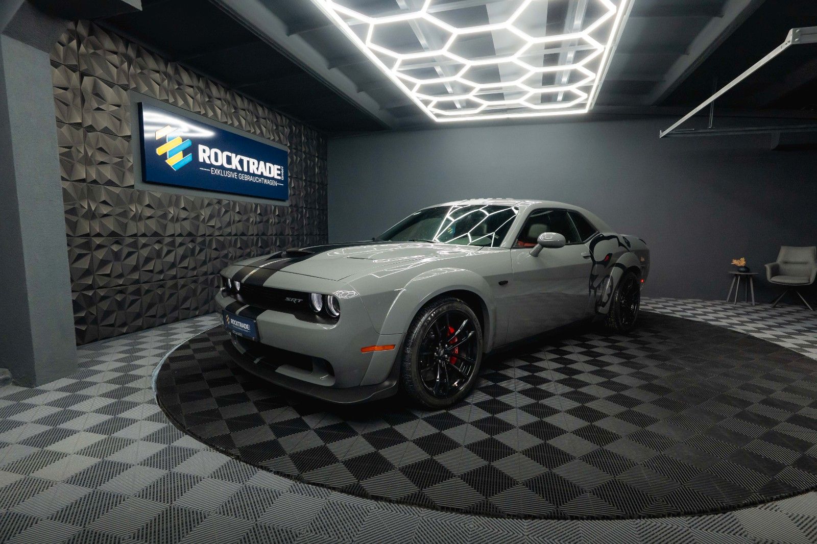 Fahrzeugabbildung Dodge Challenger 6.4 V8 SRT 392 R/T SCAT PACK WIDEBODY