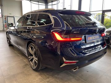 BMW 320 Touring  d xDrive Luxury Line *HUD*PANO*ACC*