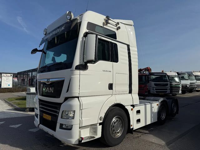 MAN TGX 26.500 6X2 - EURO 6 + LIFTING AXLE