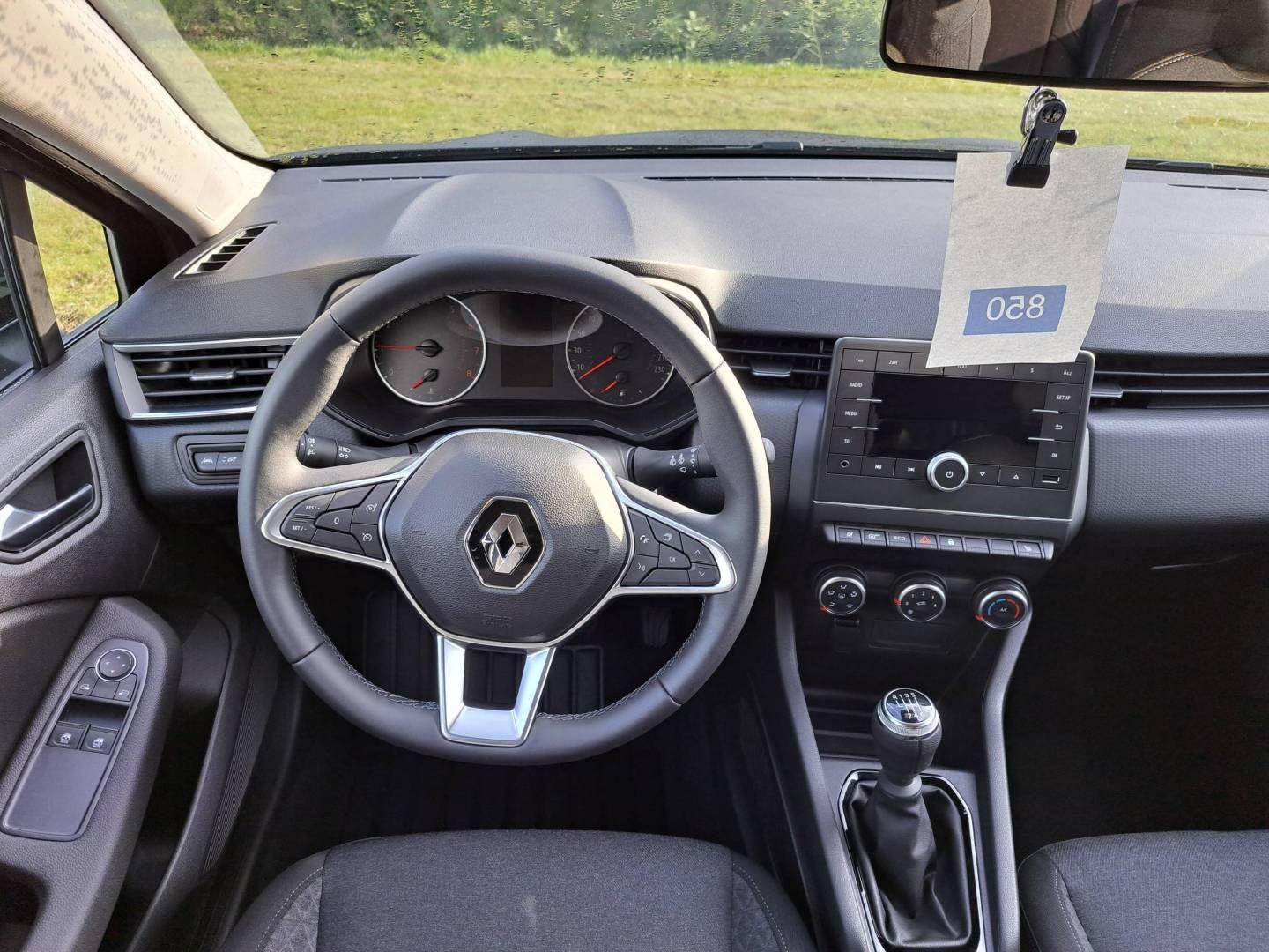 Fahrzeugabbildung Renault CLIO ZEN TCe 90