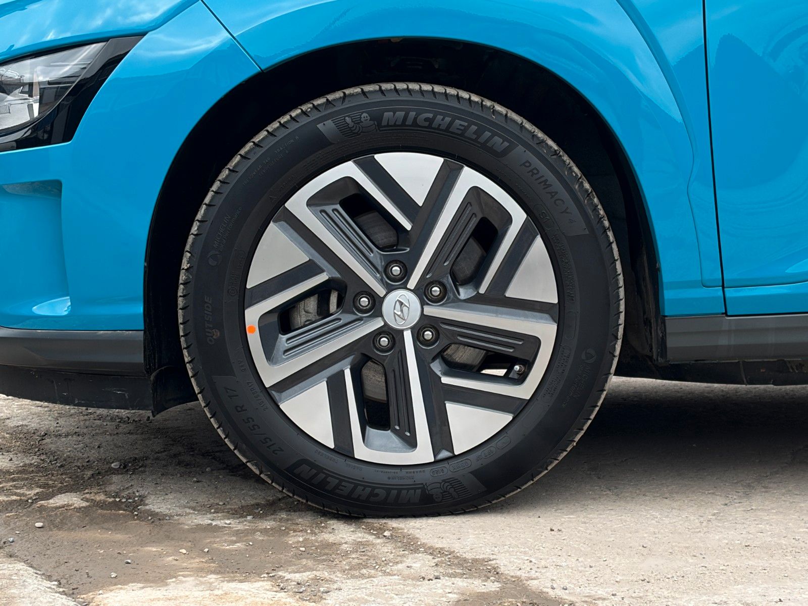 Fahrzeugabbildung Hyundai KONA E Select LKA ACC PDC SHZ LHZ CarPlay Navi