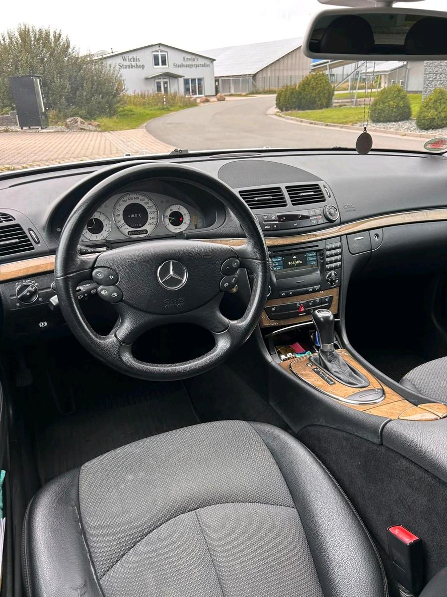 Mercedes-Benz E220 2007 — photo 10