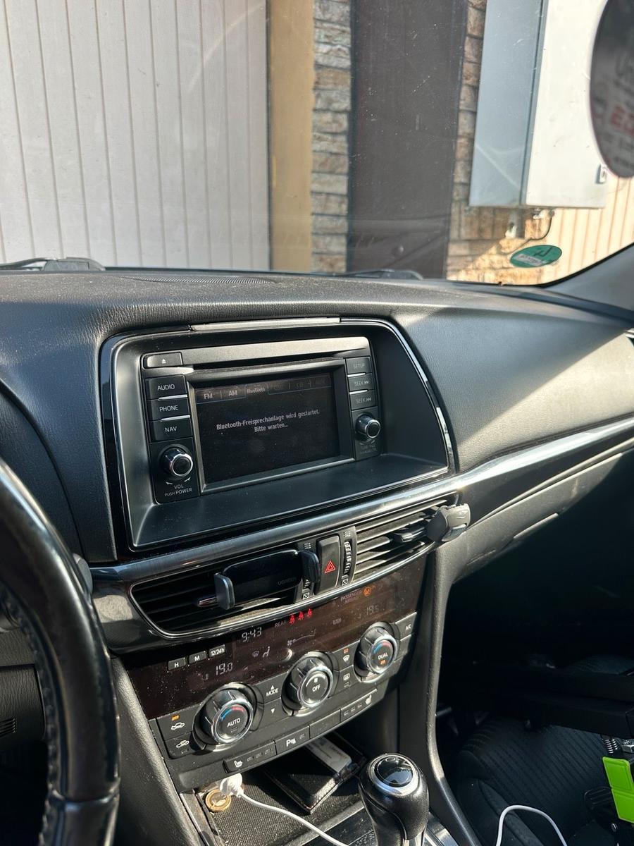 Mazda 2 2013 — interior