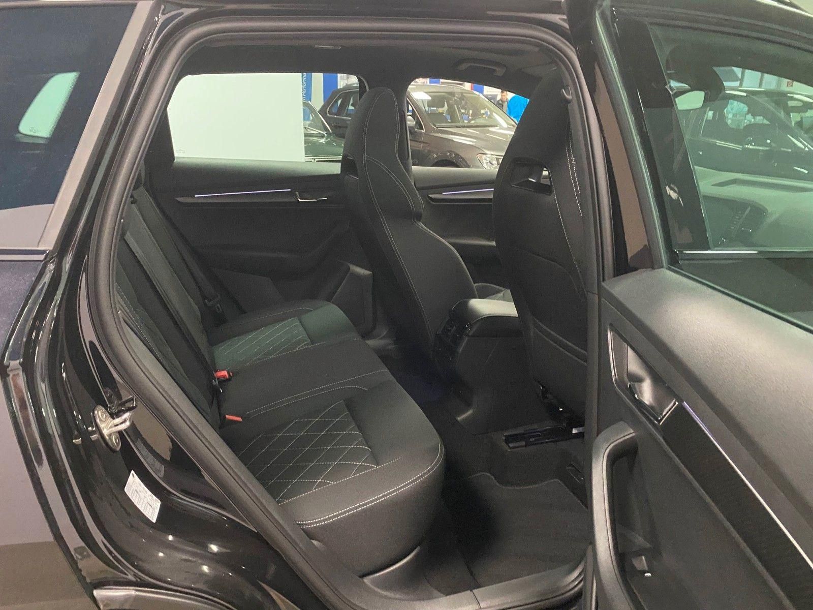 Fahrzeugabbildung SKODA Karoq 1.5 TSI DSG Sportline+AHK+ACC+NAVI+MATRIX