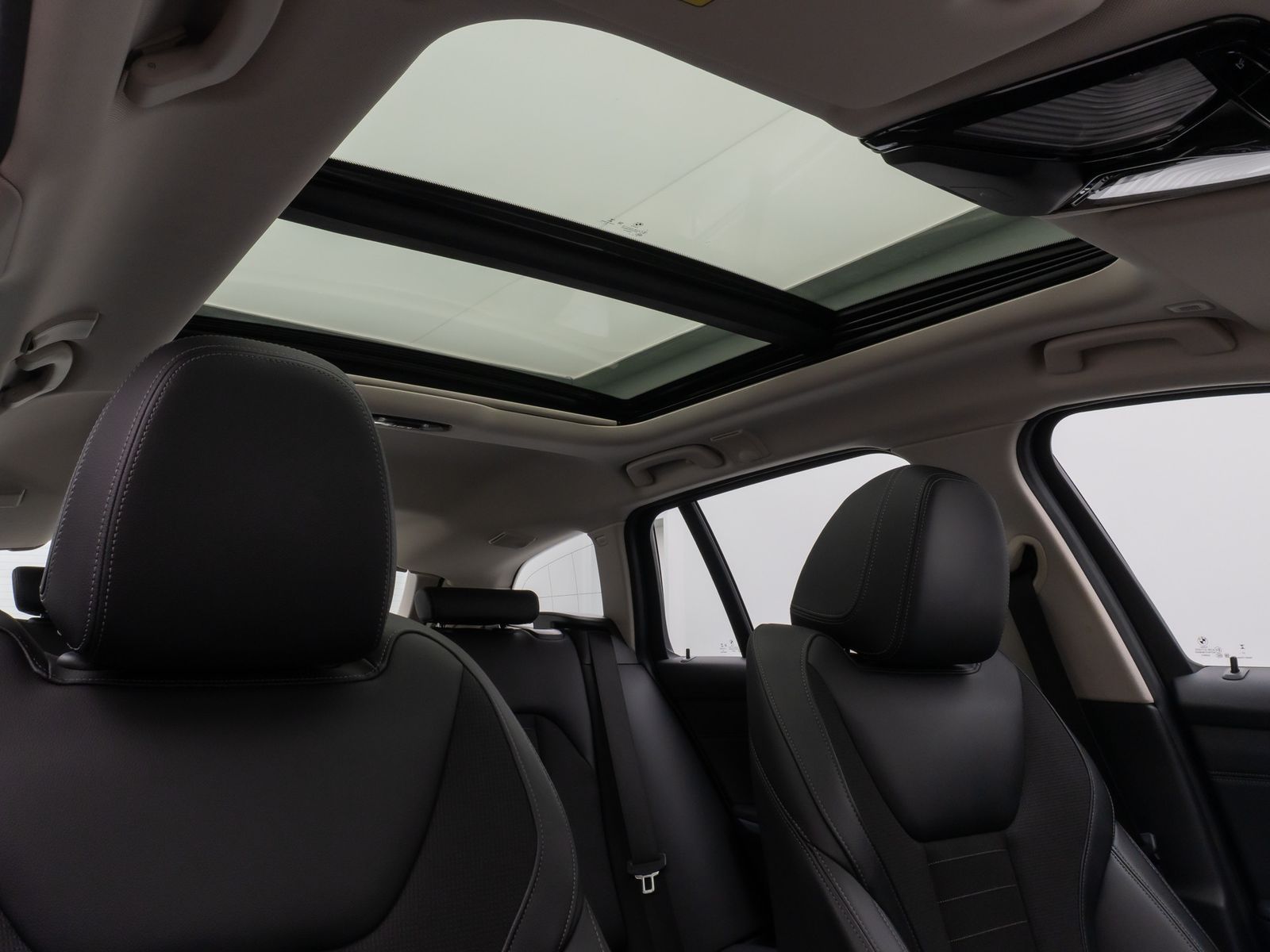 Fahrzeugabbildung BMW 330e xD SportLine Panorama Laser HUD DAB Komfort