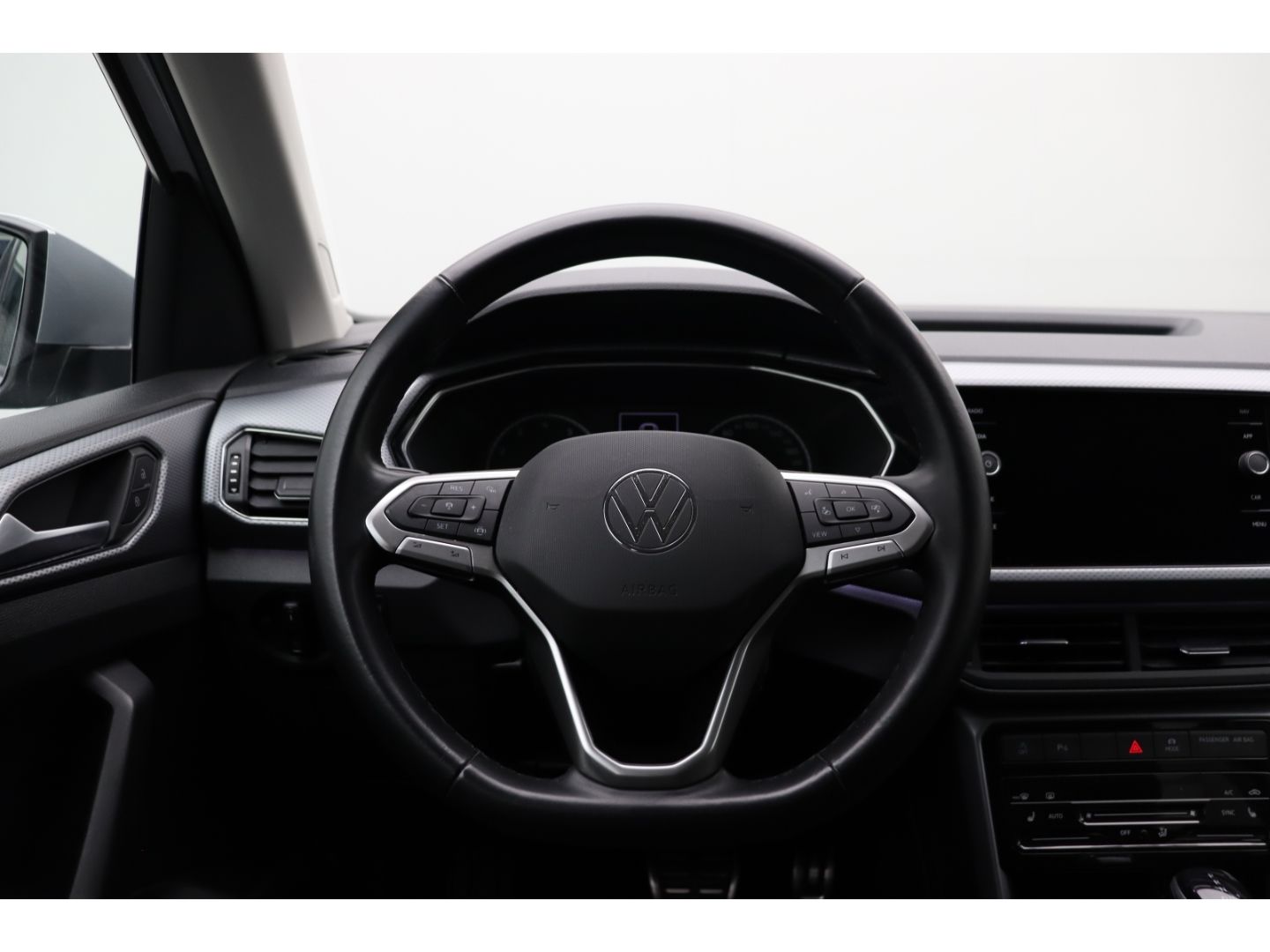 Fahrzeugabbildung Volkswagen T-Cross 1.0 Active Life ACC Navi
