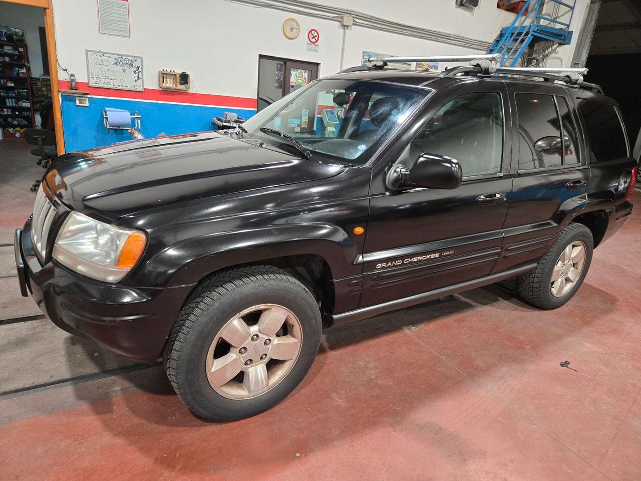 Jeep Grand Cherokee 2004 — interior