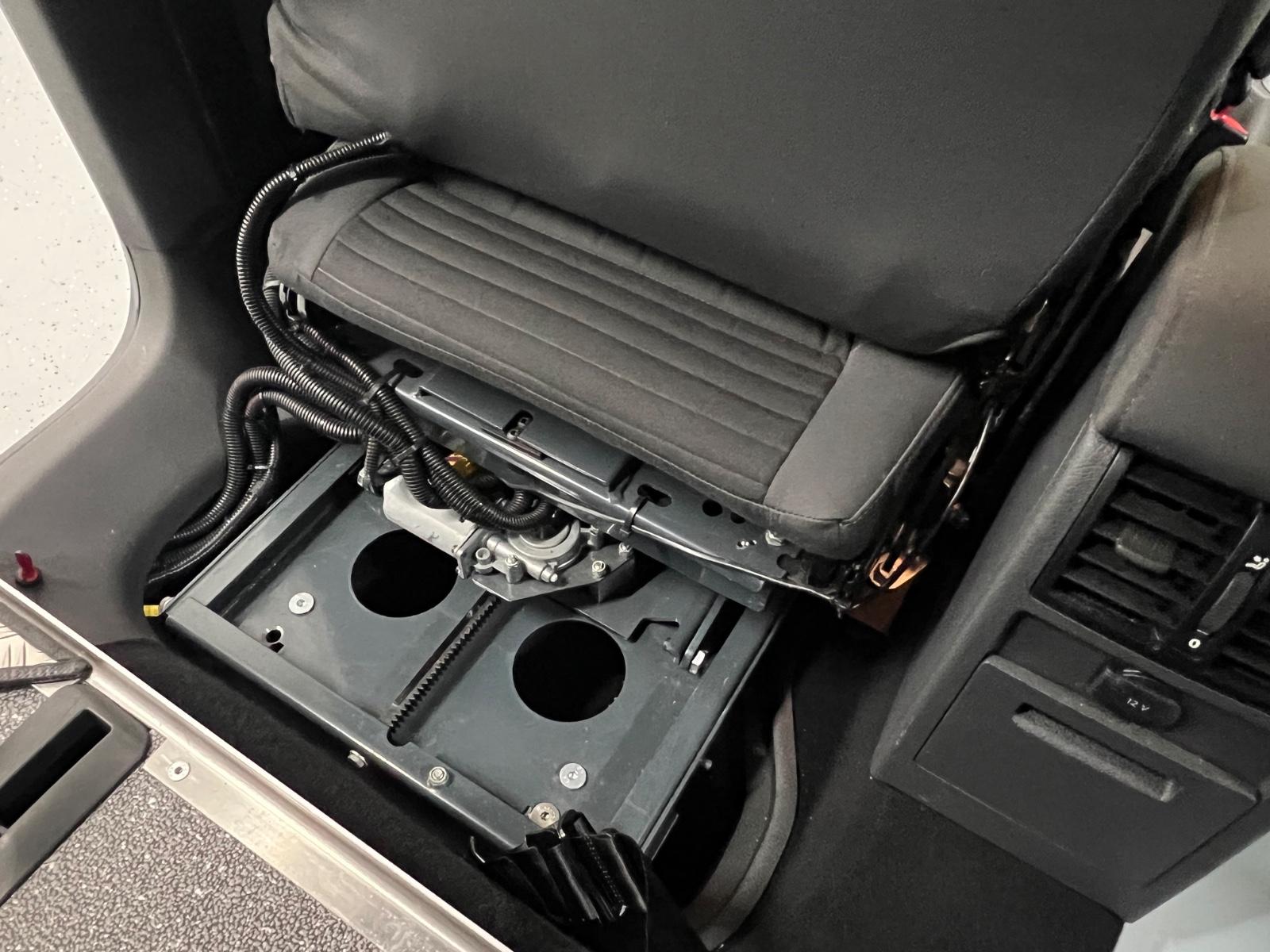 Volkswagen Caddy DSG Rollstuhllift Selbstfahrer 3329km