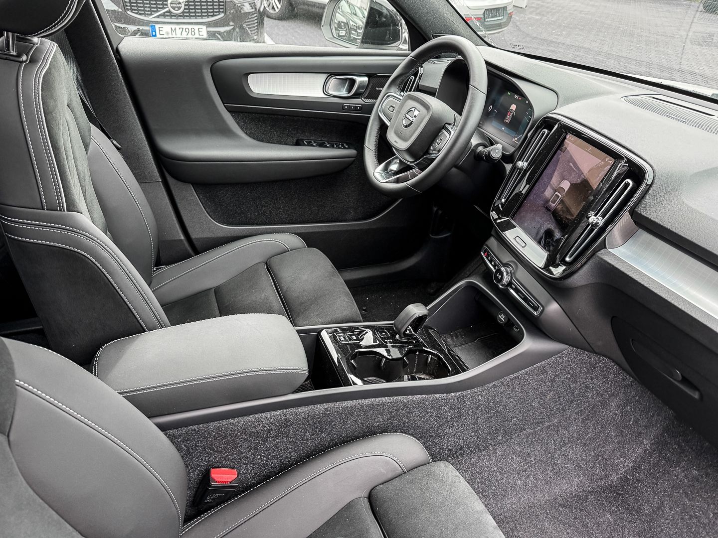 Volvo XC40 B3 B Ultra Black Edition 2WD StandHZG AHK M foto 6