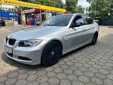 BMW 320i 2.0 - BMW 320 aus 2004: 320i