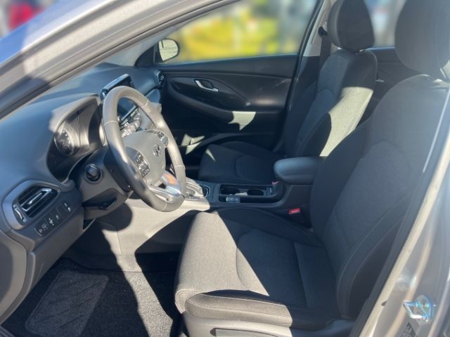 Fahrzeugabbildung Hyundai i30 1.0 T-GDI +CARPLAY+KLIMA+SHZ+RFK+PDC+TEMPOMA