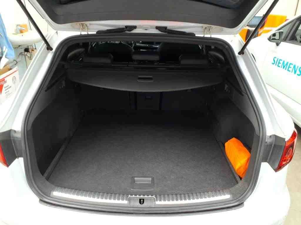 Fahrzeugabbildung SEAT Leon ST FR TSI DSG *AHK*Panodach*Cam*Navi*LED*