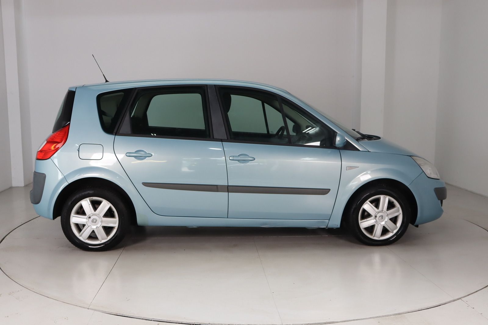 Fahrzeugabbildung Renault Megane Scenic 1.6 16V * Klima * Isofix