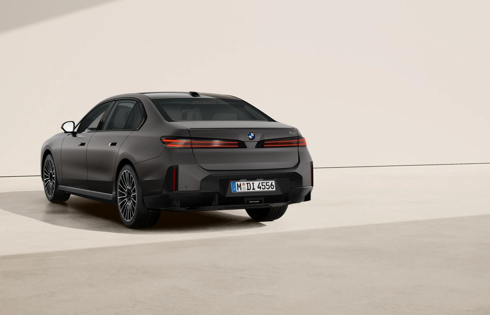 BMW 740 xDrive M Sport*CONNOISSUER*SKYLOUNGE*PANO*