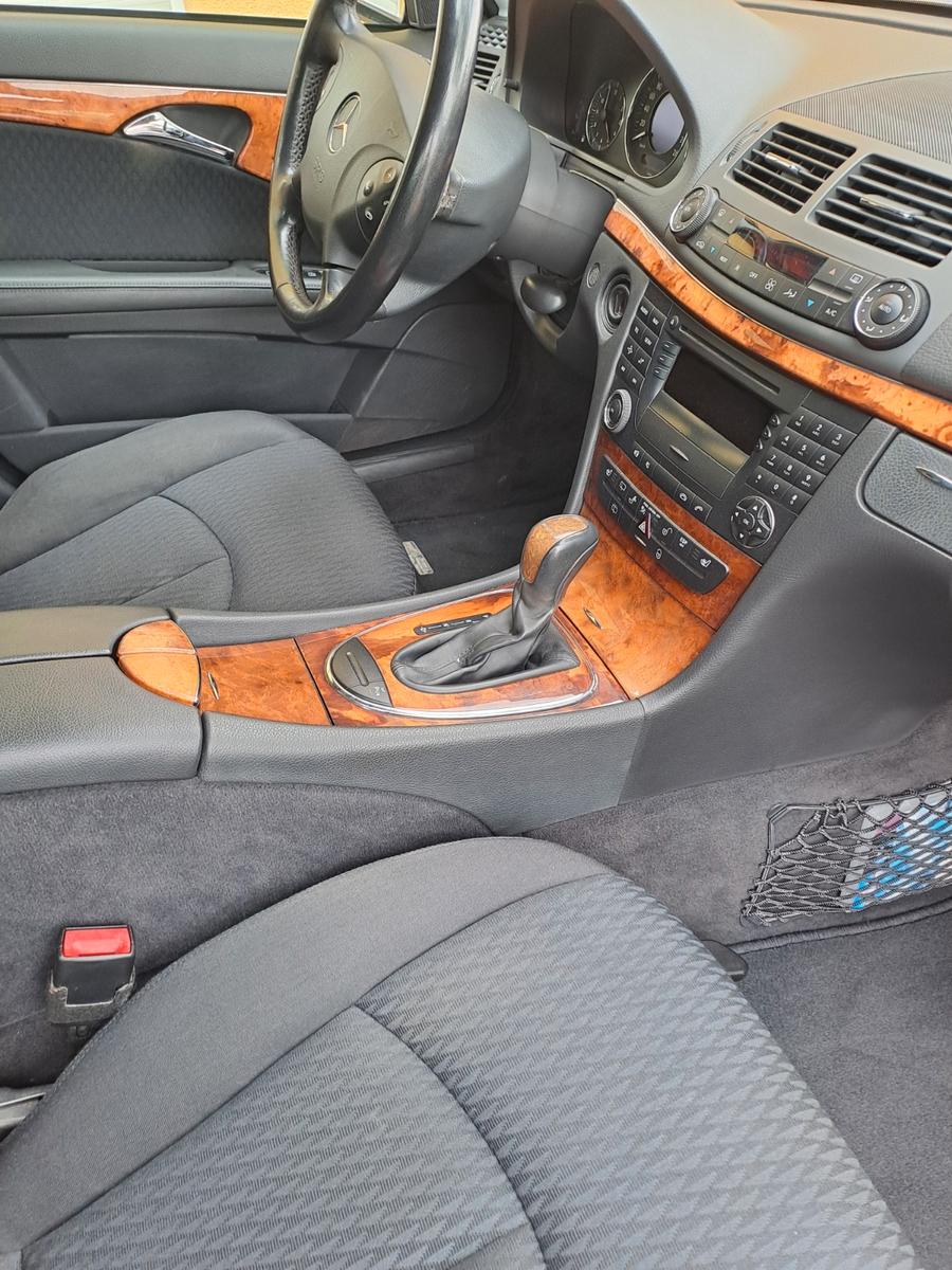 Mercedes-Benz E280, 2005