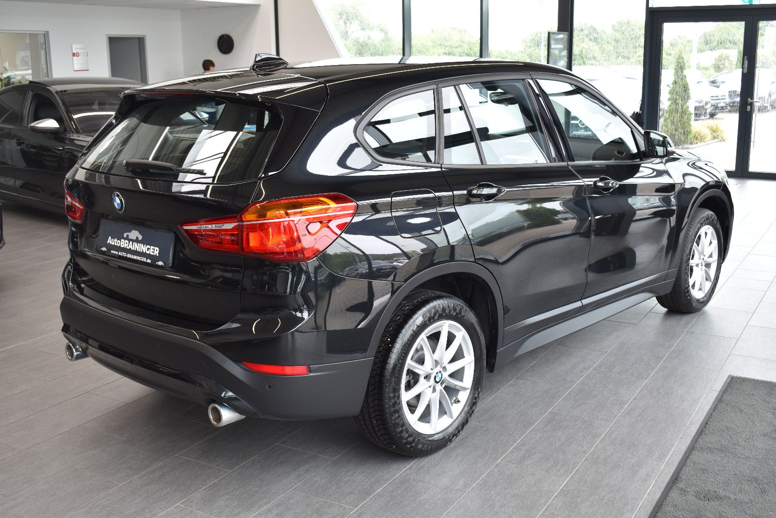 BMW X1 sDrive18d Automatik Navi3D~DAB~PDC~Sportsitze foto 2