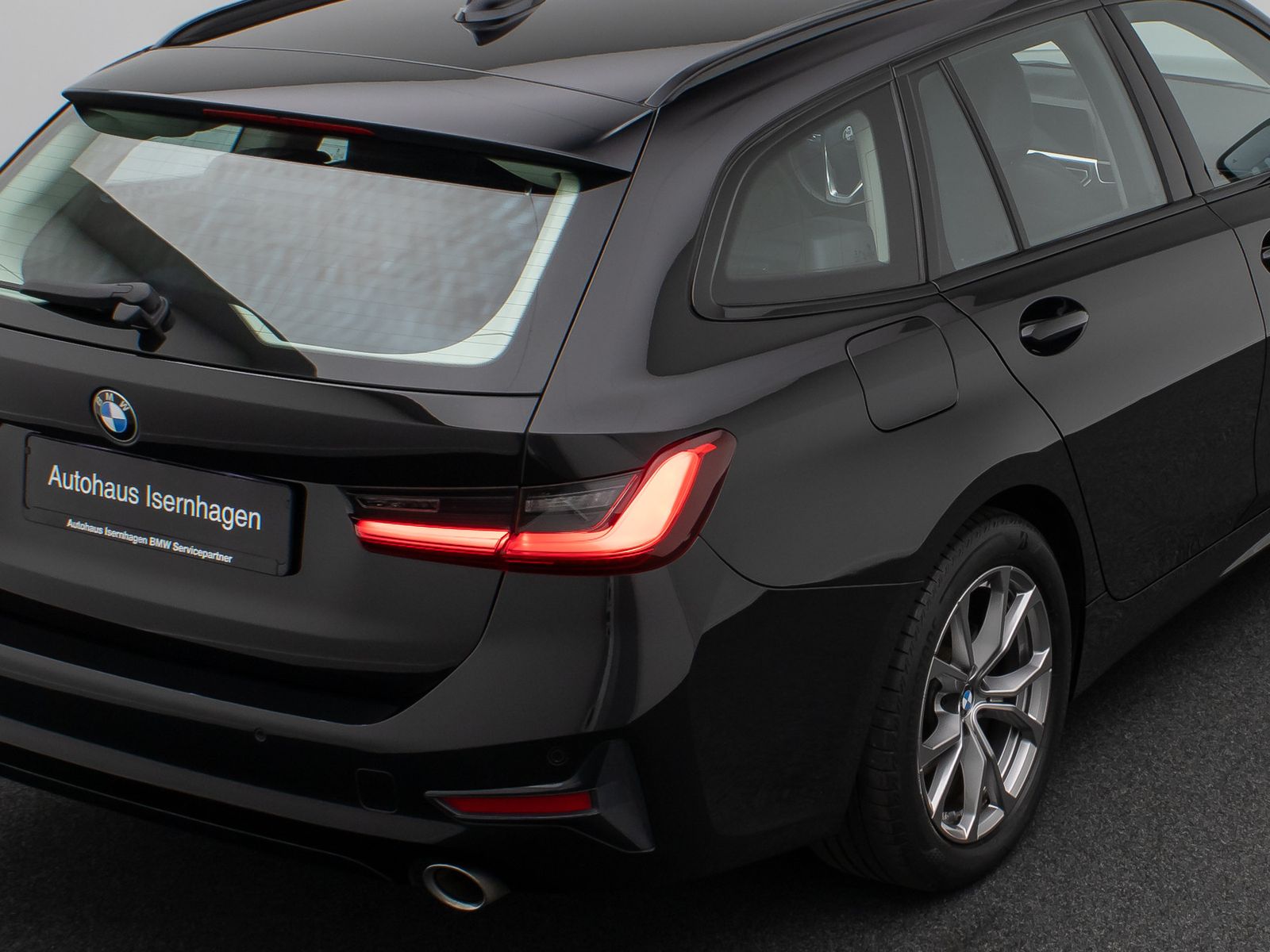 Fahrzeugabbildung BMW 320d  xD Sport Line Laser HUD DAB Komfort Alarm