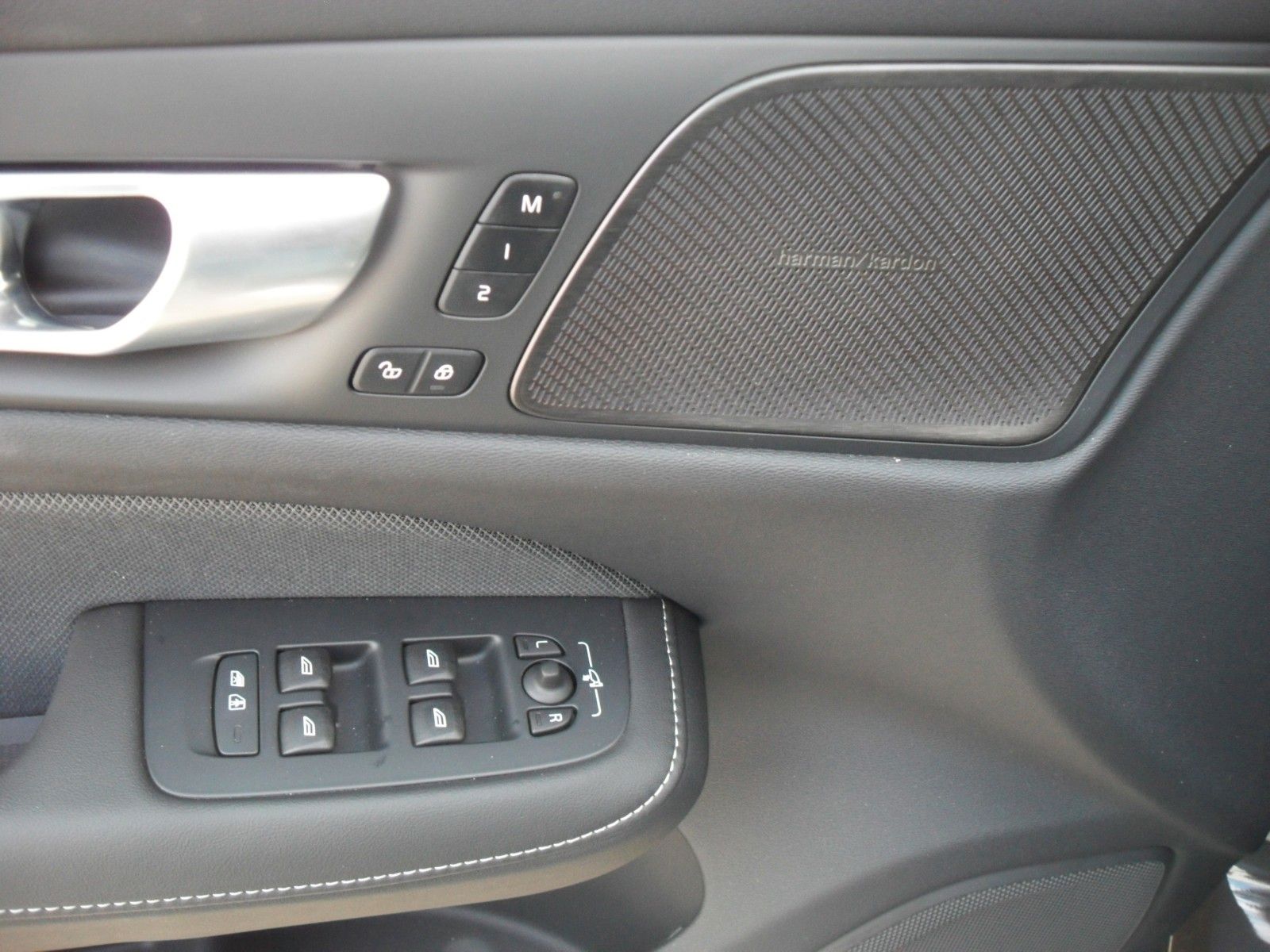 Fahrzeugabbildung Volvo V60 B5 Cross Country Plus AWD | AHK | 360° | SH