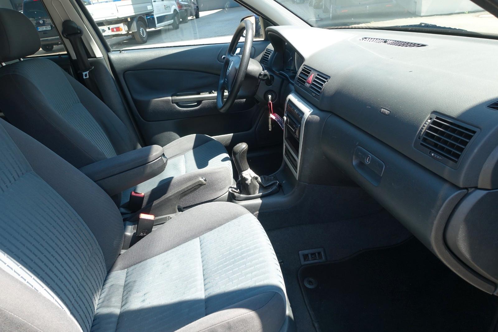 Skoda Octavia 2004 — photo 14