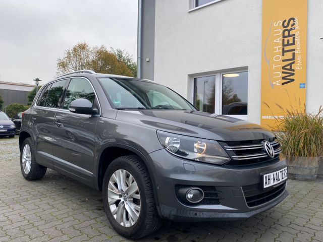 Volkswagen Tiguan Life  4Motion = Autom - Schiebedach - Ahk