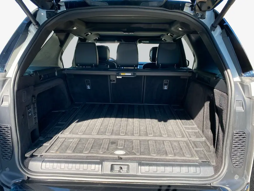 Land Rover Discovery D300 R-Dynamic SE