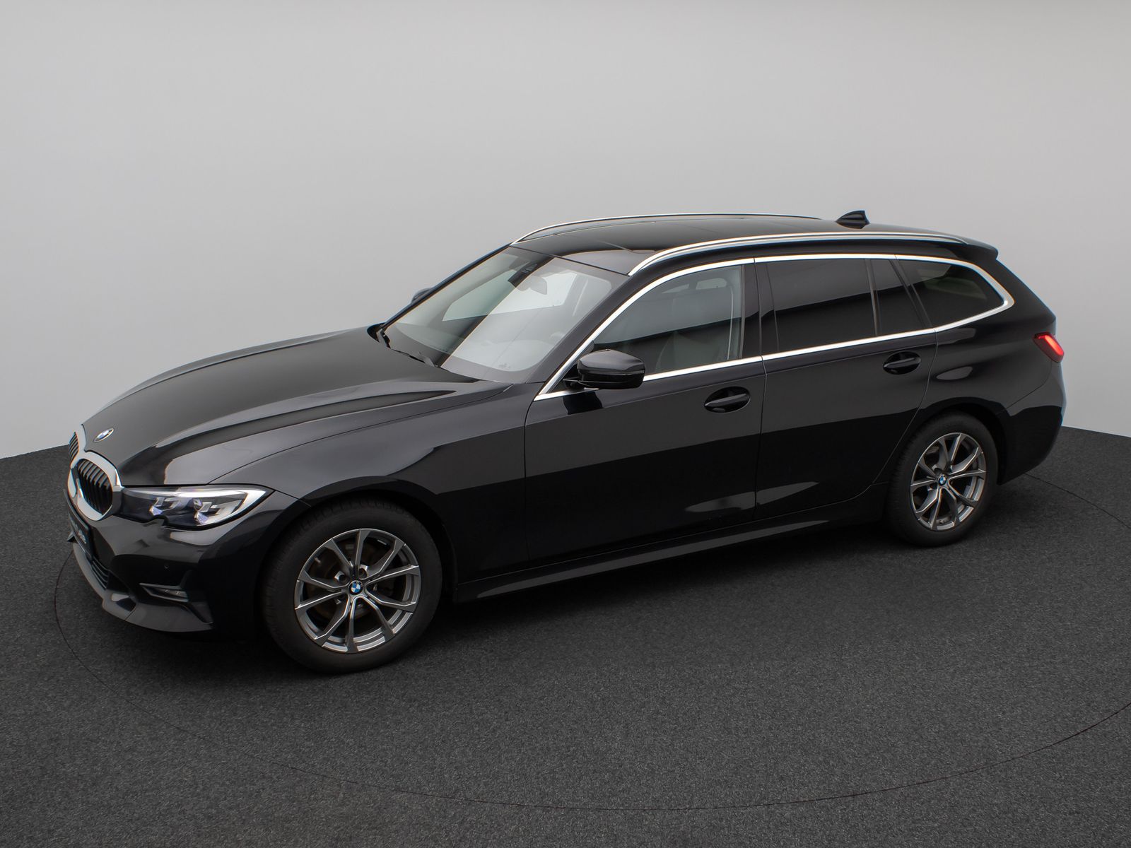 Fahrzeugabbildung BMW 320d SportLine Panorama DAB HiFi Stop&Go Komfort