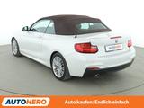 BMW 2er 218d M Sport Aut.*NAVI*TEMPO*PDC*LIM*SHZ* - weiße BMW 2er Reihe