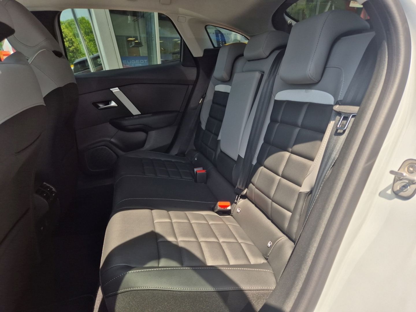Fahrzeugabbildung Citroën C4 Max 1.2 PureTech 130 AT LED CarPlay SHZ