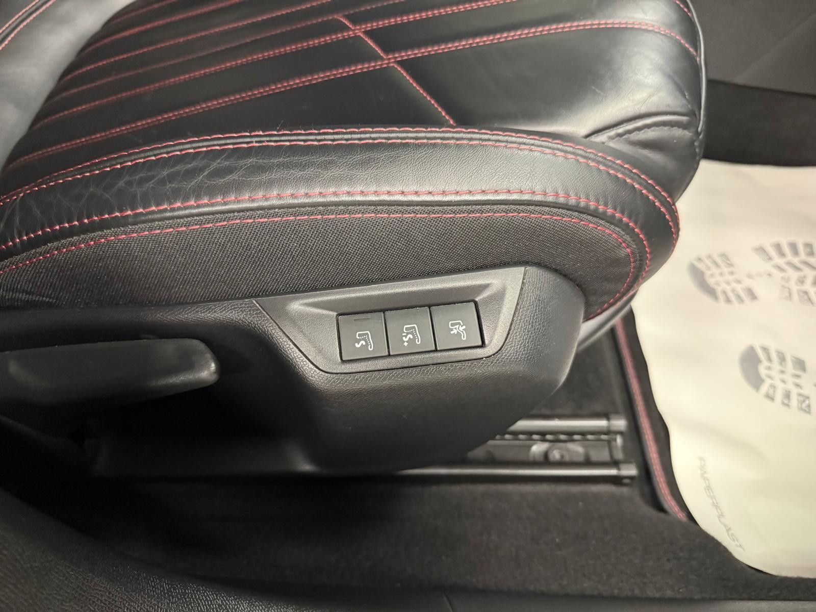 Fahrzeugabbildung Peugeot 308 GT /AHK /NAVI/KAMERA/LEDER/SCHECKHEFT